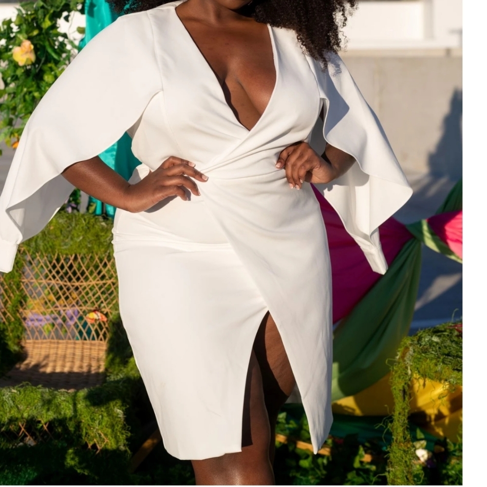 Brand NEW - Sexy plus size white wrap mini dress with cape - 1x-4x